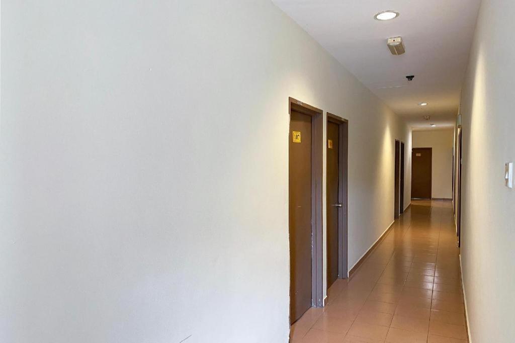 Spot On 89907 Motel Impian Seri Manjung Eksteriør bilde