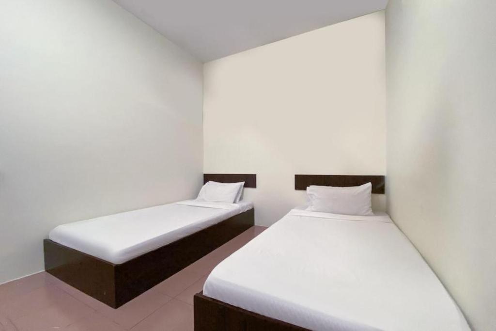 Spot On 89907 Motel Impian Seri Manjung Eksteriør bilde